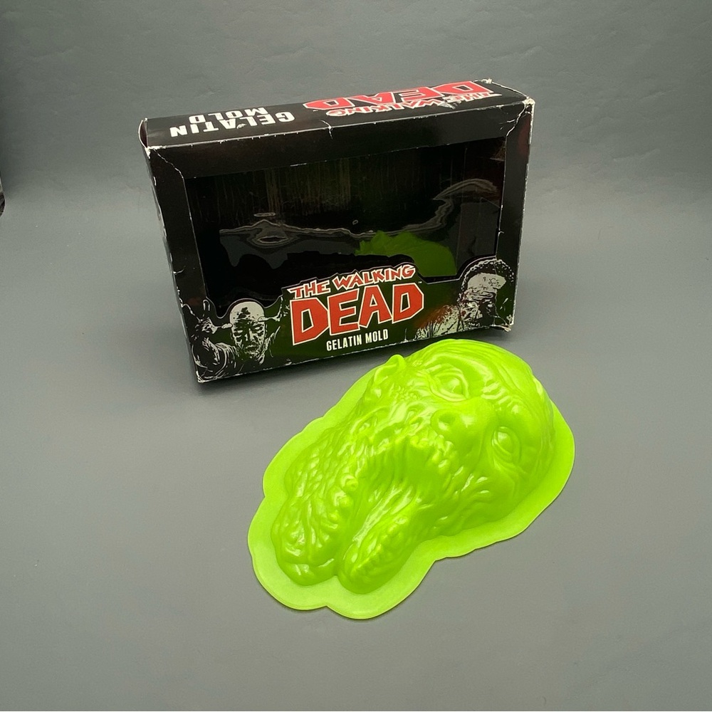 The Walking Dead: Zombie Gelatin Mold Diamond Select Toys 2012 Halloween